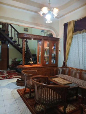 Gestur First House